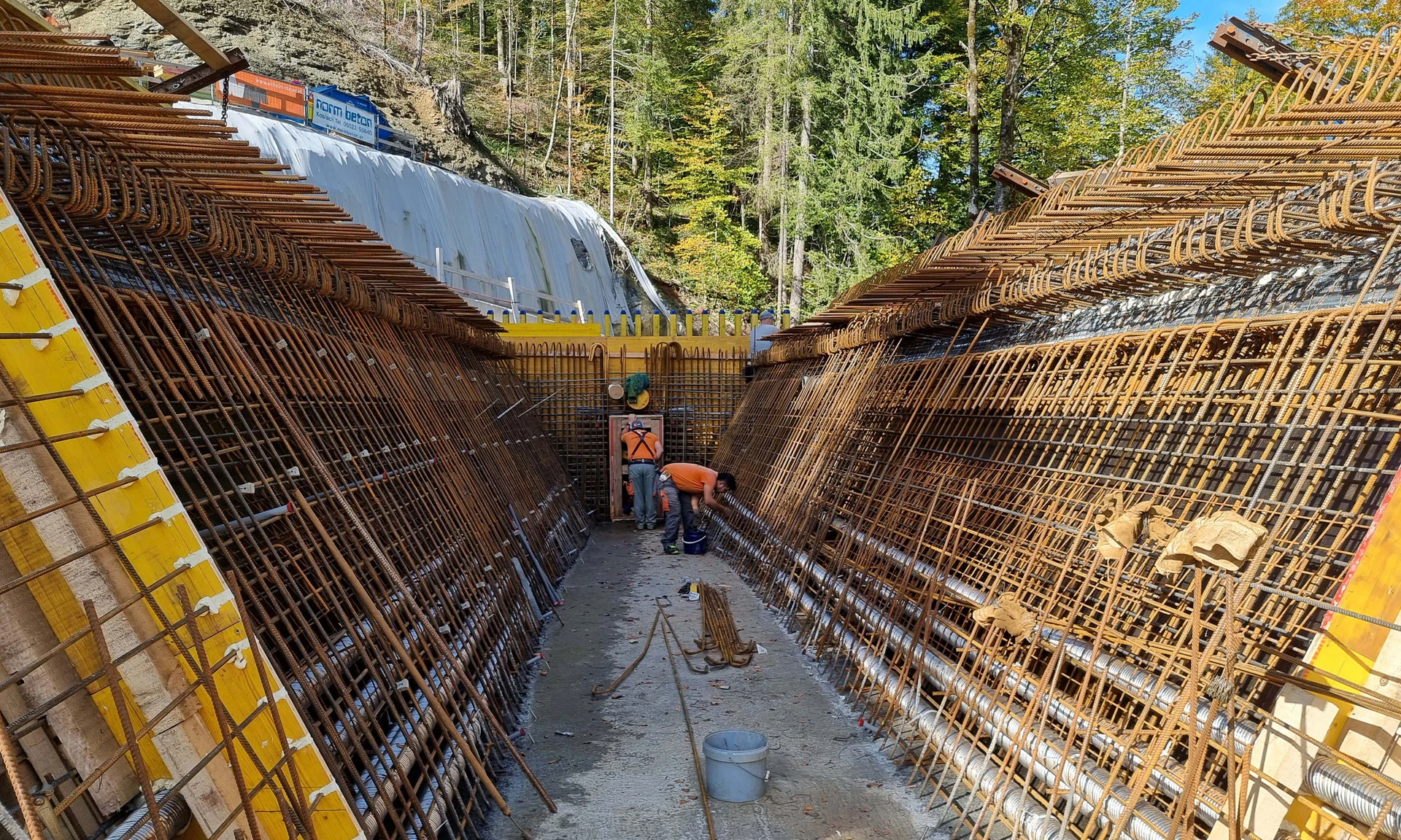 Neubau Rappenlochbrücke: Schalung, Eisenbinder