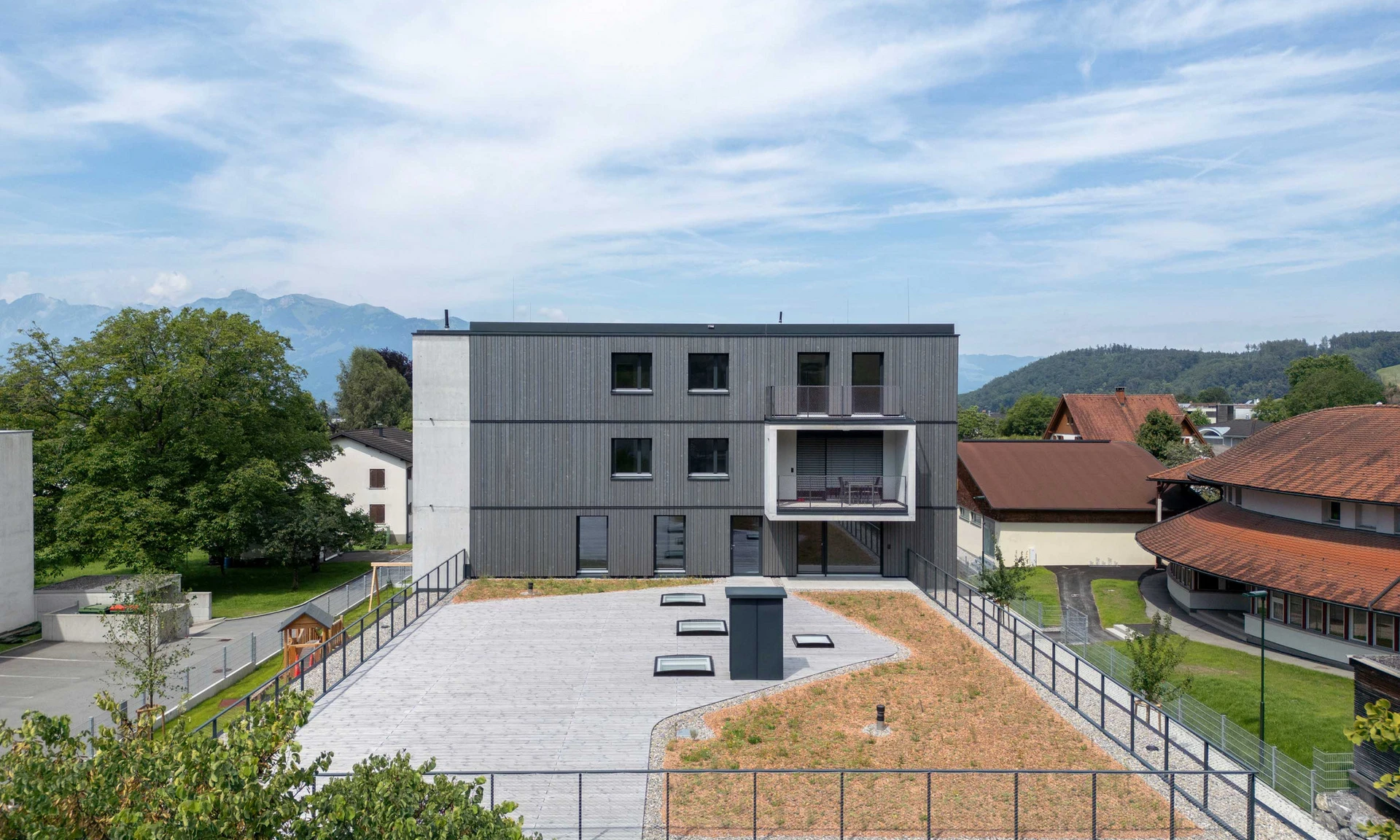 Luftaufnahme Dachterrasse einer neuen Wohnanlage von Wilhelm+Mayer in Weiler.