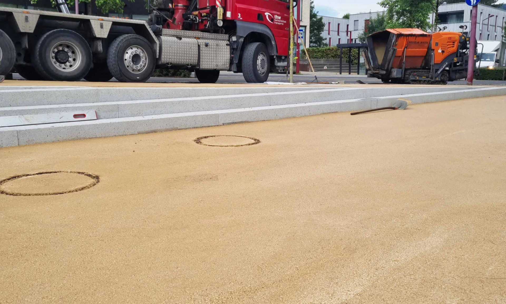 Colorierter Asphalt am Garnmarkt 17 in Götzis